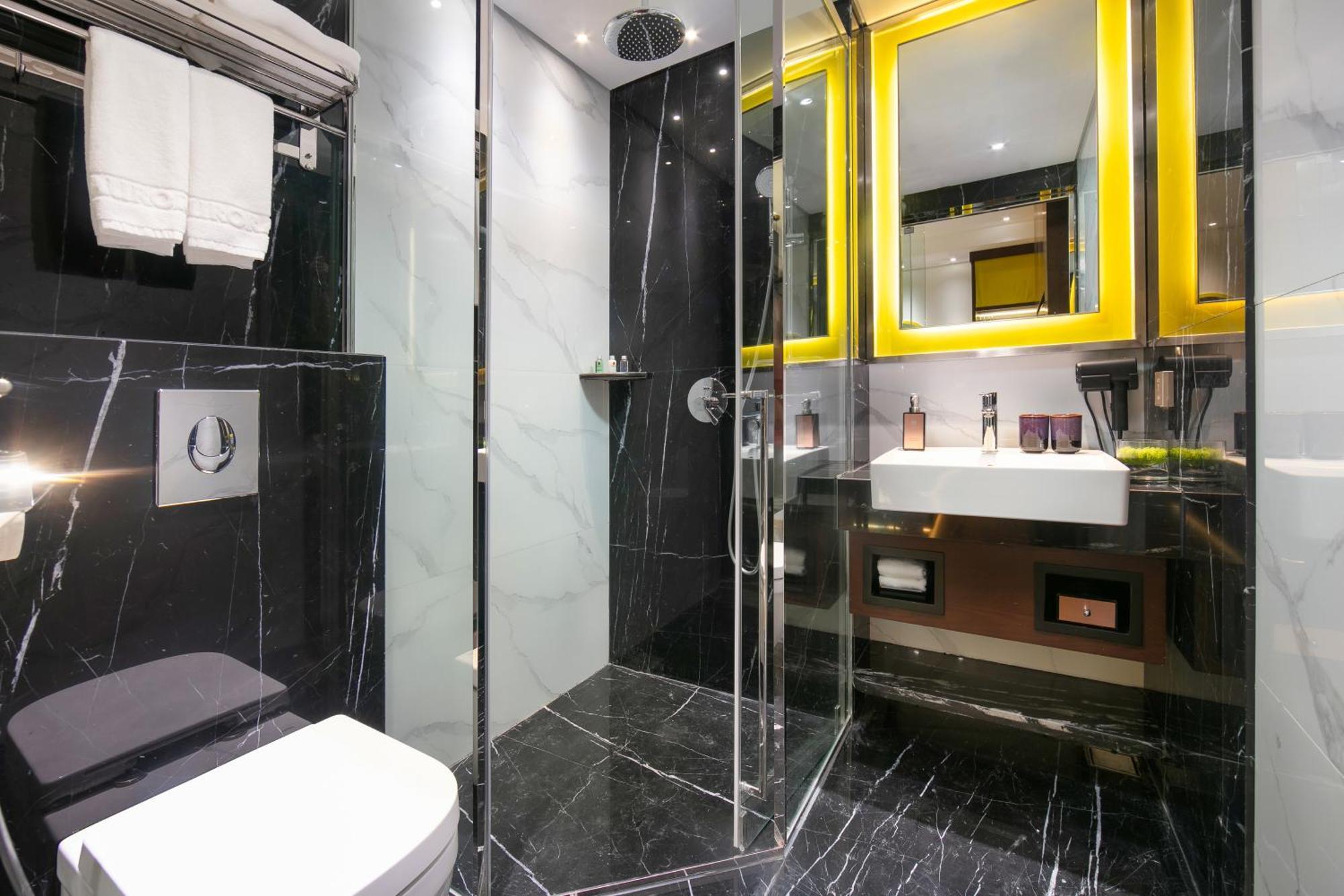 Отель Aurora 4*